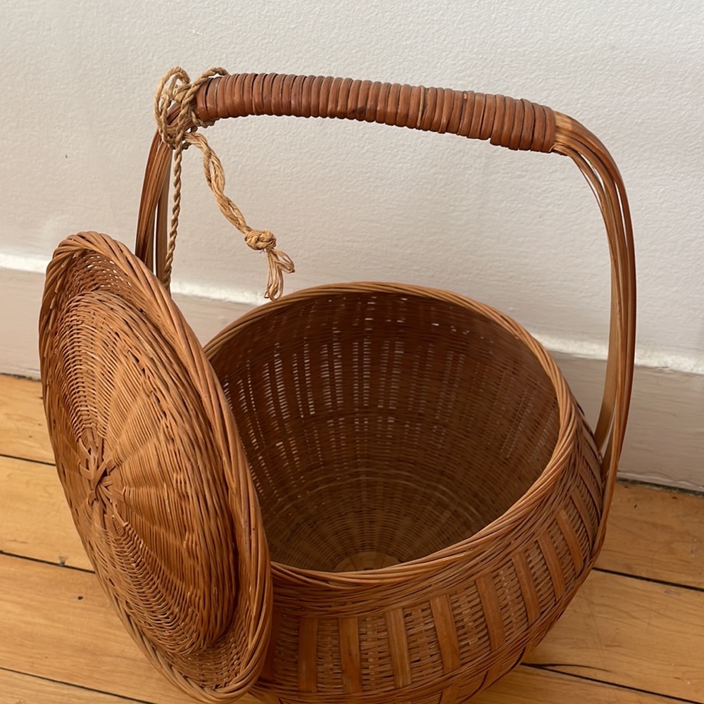 Wicker basket - Picture 2 of 2